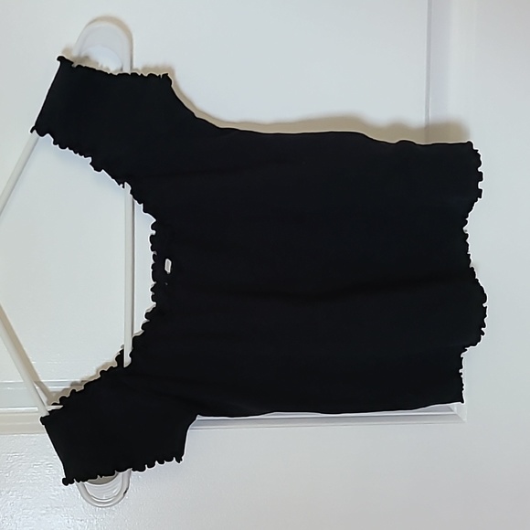 Kimchi Blue off the shoulder top - Picture 2 of 6